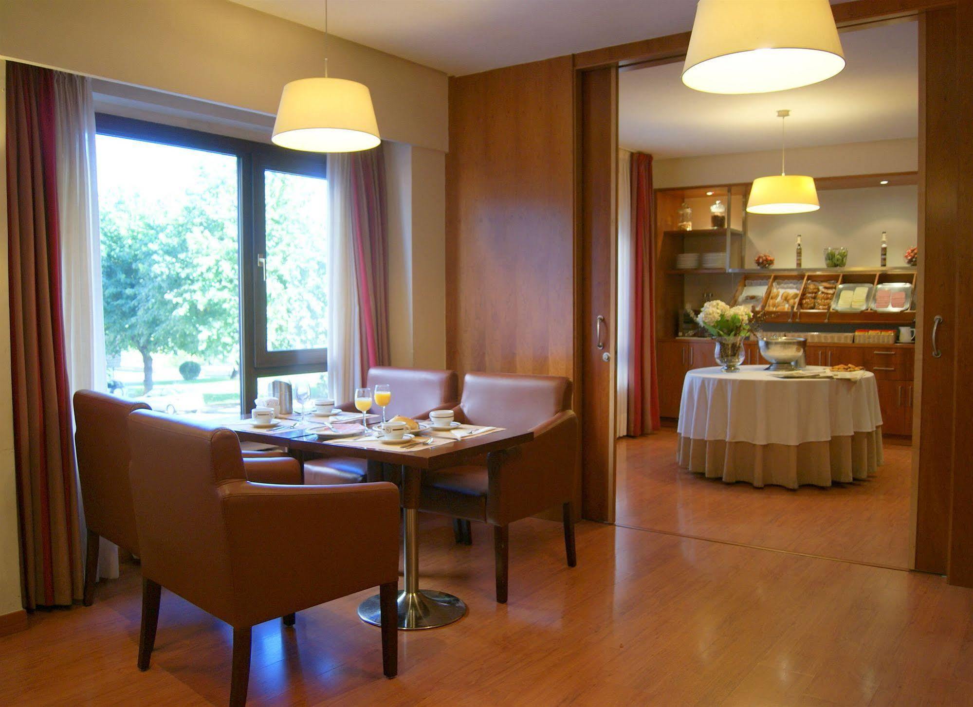 Crisol Riosol Otel León Restoran fotoğraf